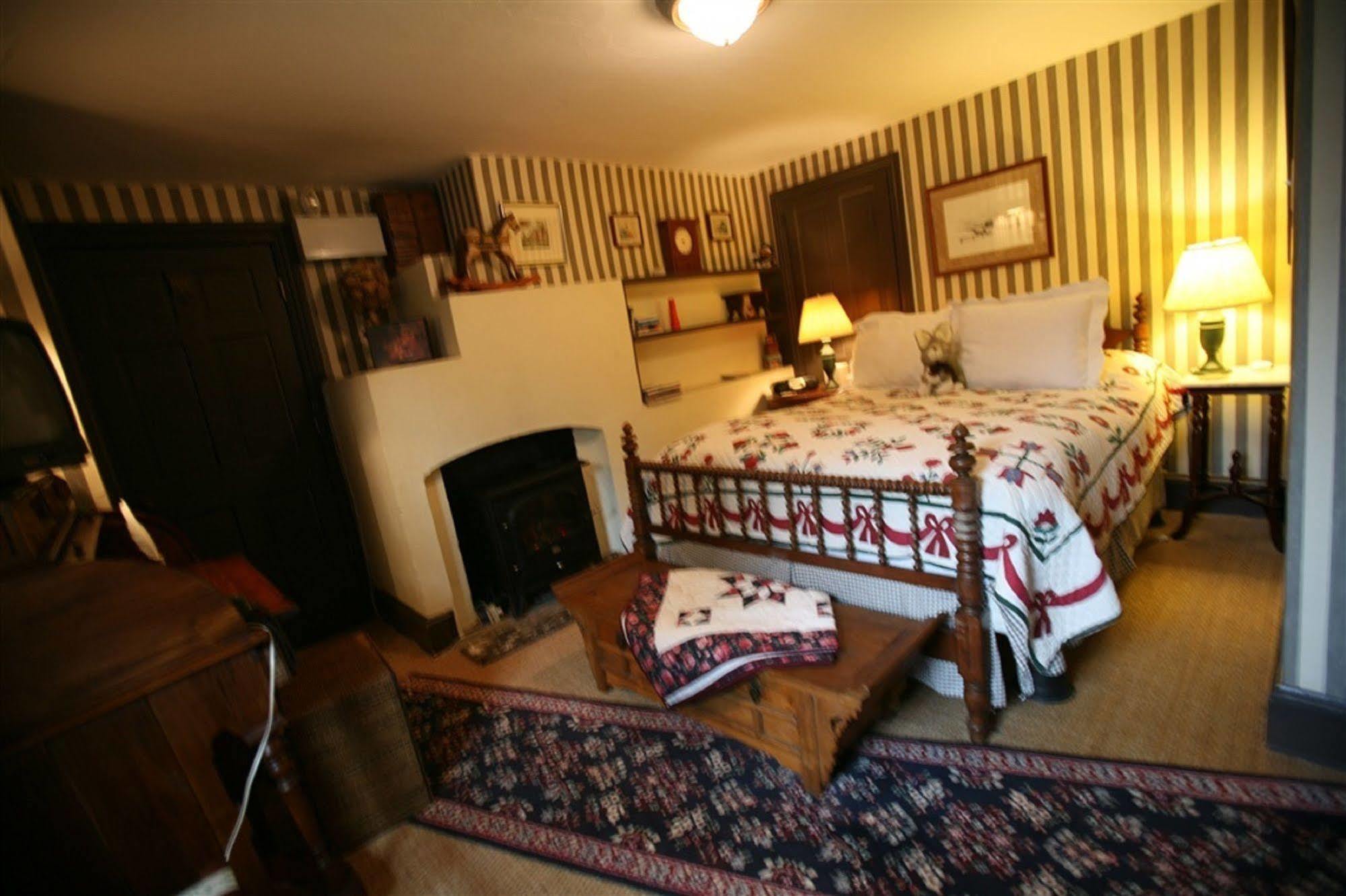Wild Wisteria Bed & Breakfast Chadds Ford Екстериор снимка