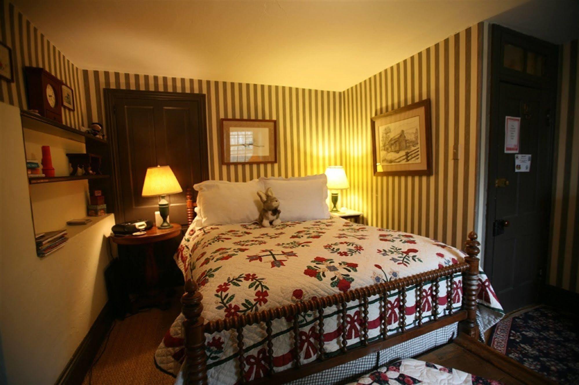 Wild Wisteria Bed & Breakfast Chadds Ford Екстериор снимка